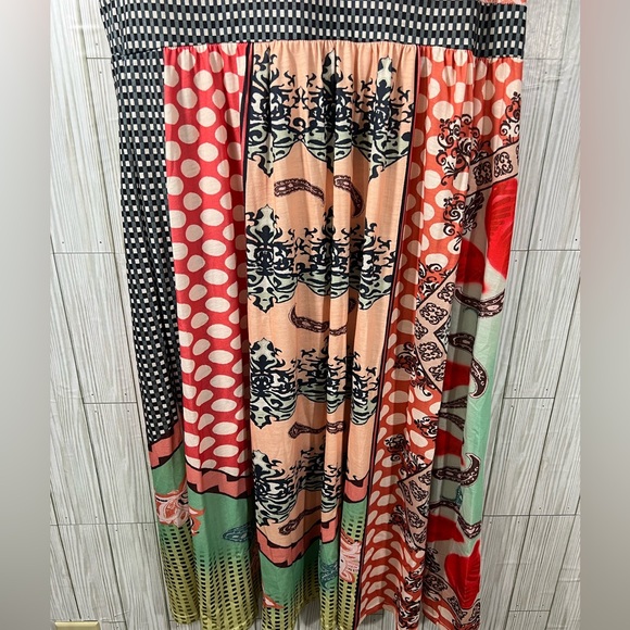 UNIQUE DESIGN DRESS- NWOT - Picture 5 of 5